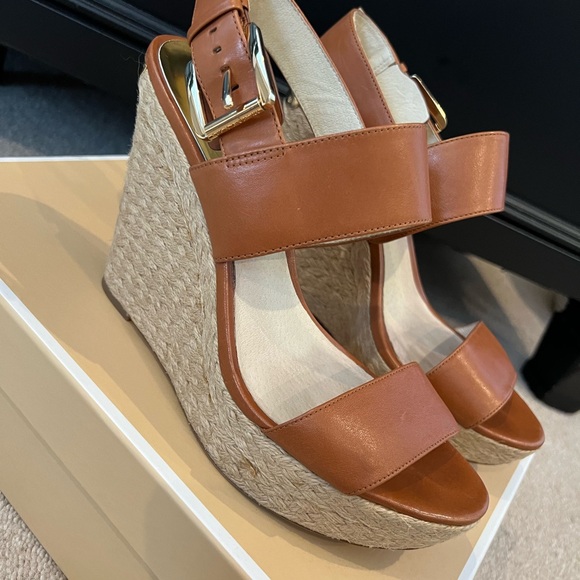 Michael Kors Posey Wedge Size 8.5 - Picture 11 of 11
